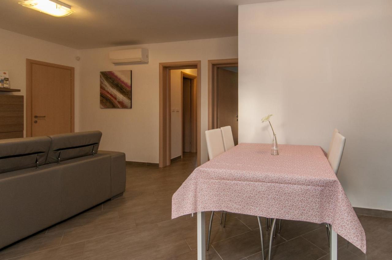 Seahouse 114 Aparthotel Mali Lošinj Екстериор снимка