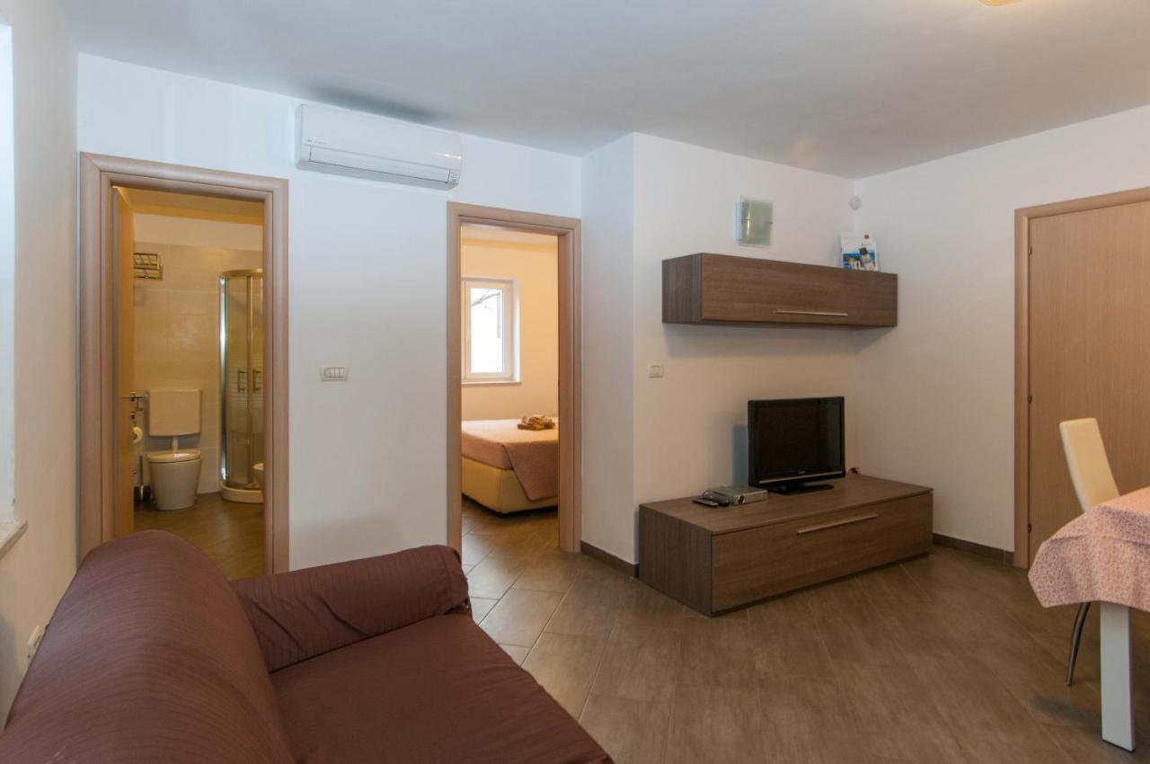 Seahouse 114 Aparthotel Mali Lošinj Екстериор снимка